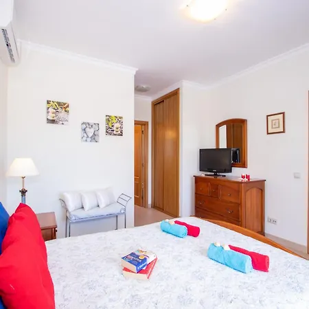 Villa In Sao Rafael Near Algarve Beaches *